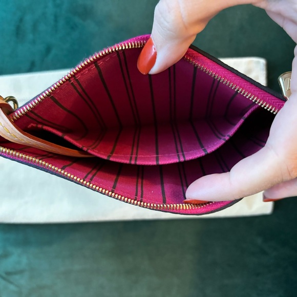 Authentic Louis Vuitton Neverfull PM NEW pink monogram wristlet pouch - Picture 2 of 9